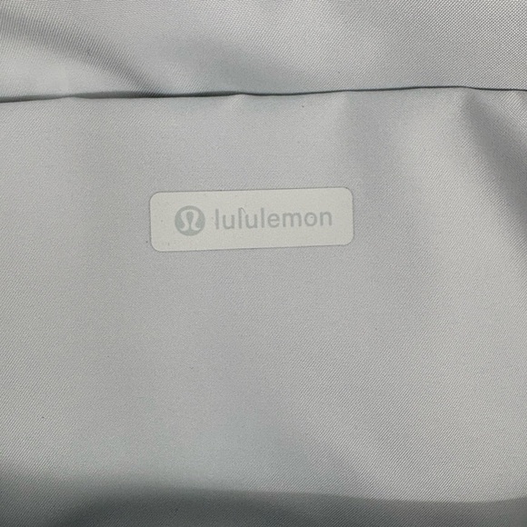 Lululemon Backpack Everywhere Backpack 22L
Tech Canvas